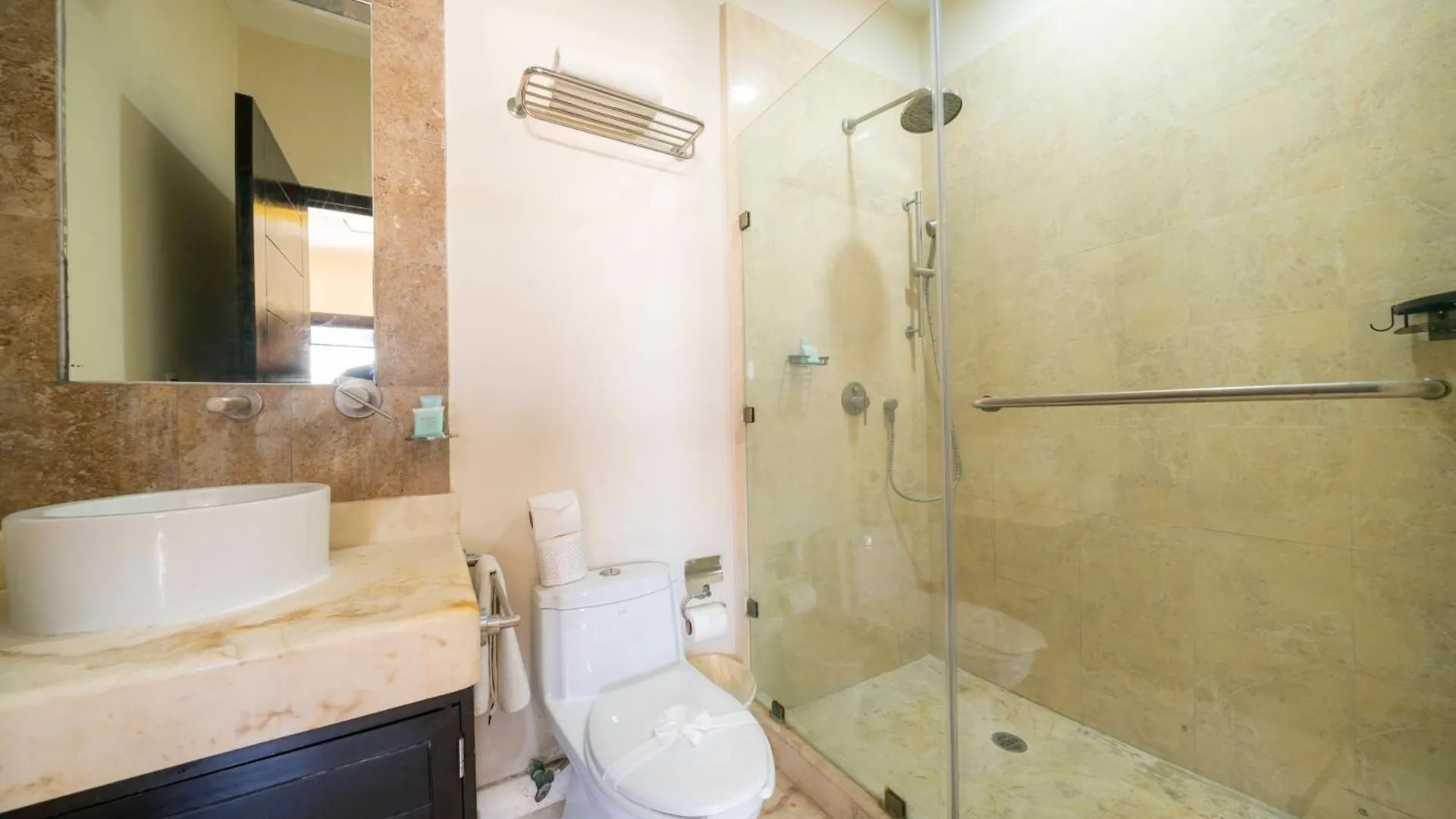 Prázdninový dům Beachfront 1 Bedroom Condo - El Faro, Surf 407 Playa del Carmen