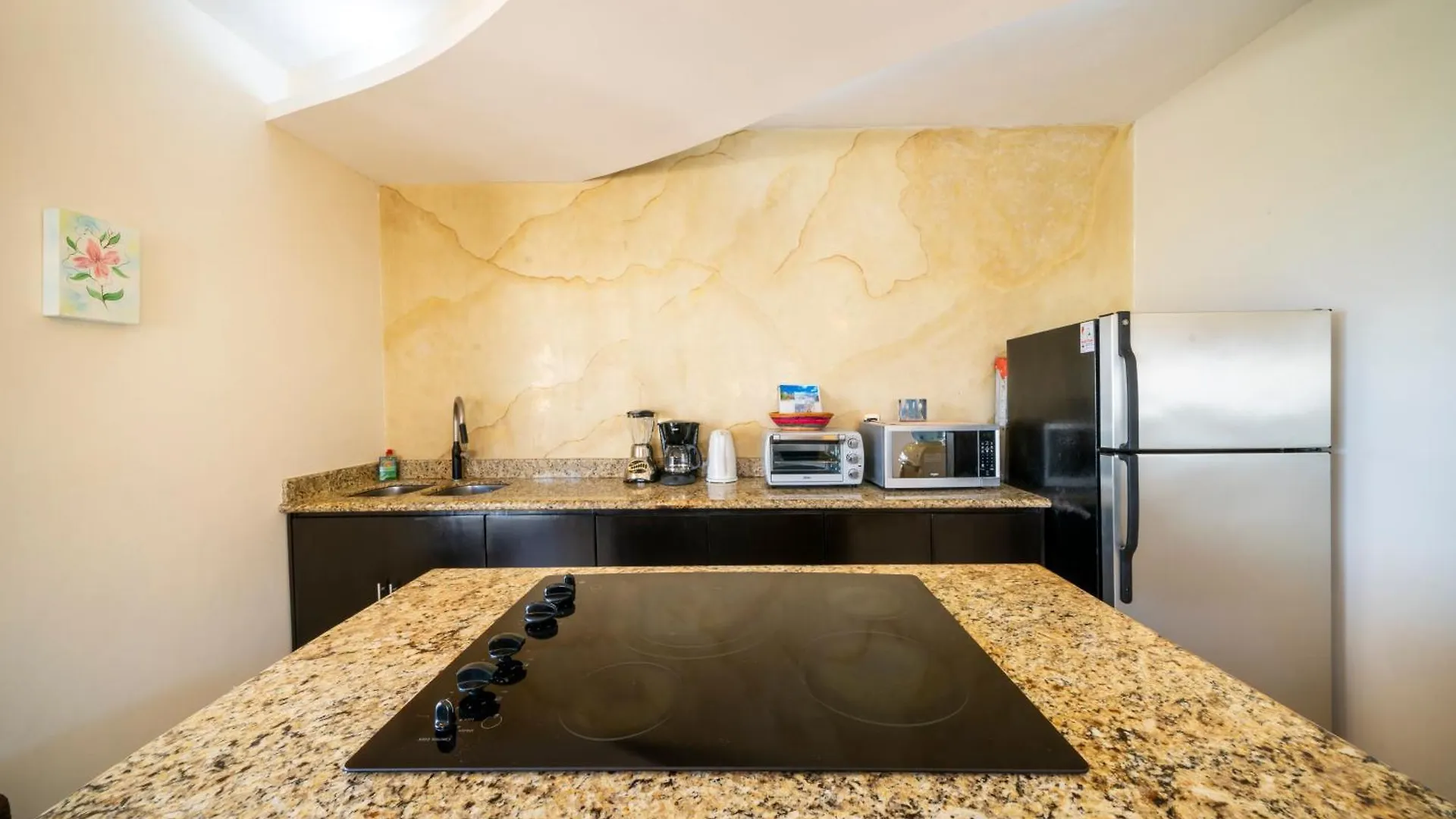 Beachfront 1 Bedroom Condo - El Faro, Surf 407 Playa del Carmen