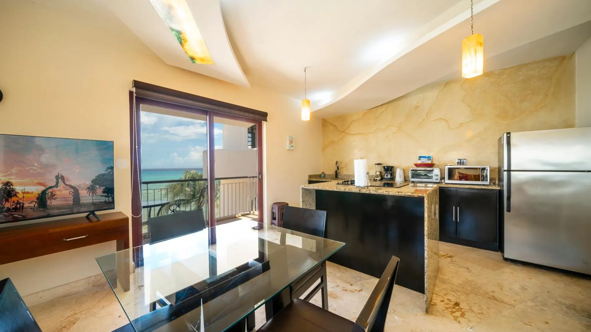 Beachfront 1 Bedroom Condo - El Faro, Surf 407 Playa del Carmen